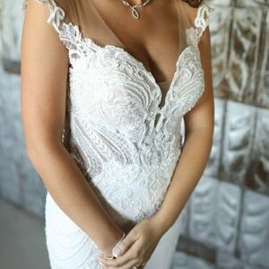 Elegant White Lace Dress